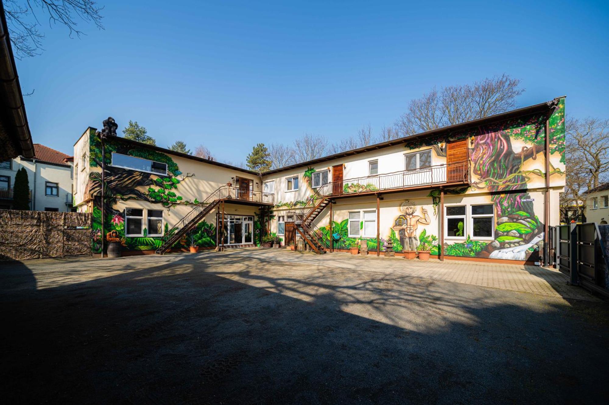 Apartment White Der Sportschule Badura Lipcse Kültér fotó